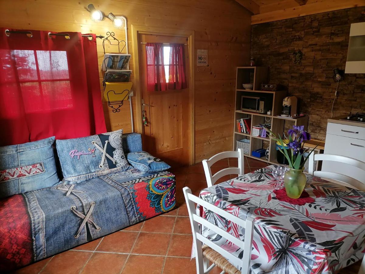 Apartma Suzy Pobegi Buitenkant foto