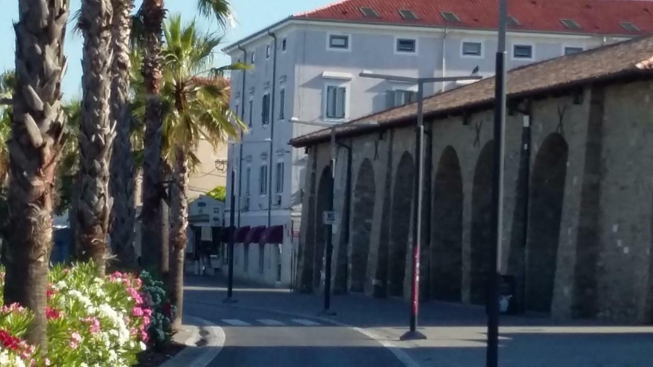 Apartma Suzy Pobegi Buitenkant foto
